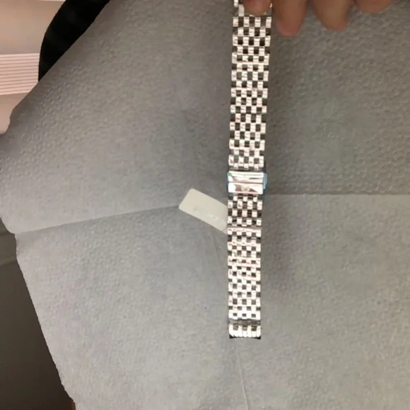 doesn't fit my watch - Picture 6 of 7